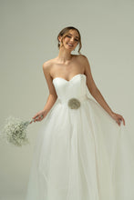 Load image into Gallery viewer, Ivy Wedding Dress