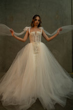Load image into Gallery viewer, Chloe Wedding Dress